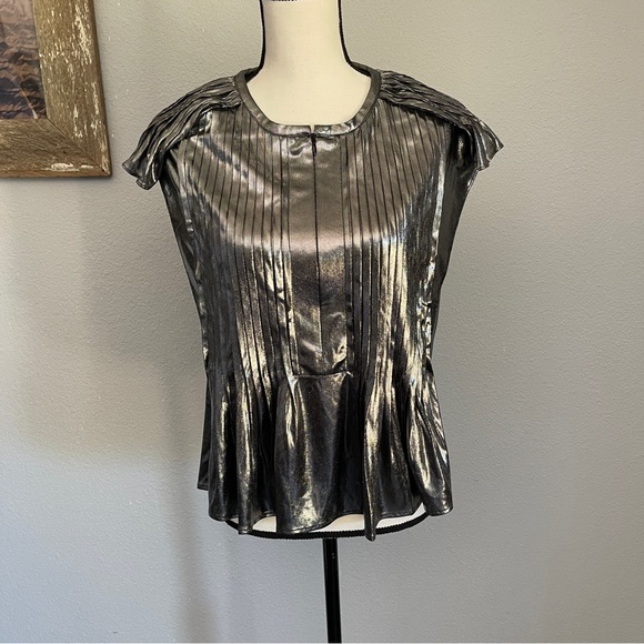 Rebecca Minkoff Silver Metallic Flowy Ruffle Cap Sleeve Zip Front Blouse - Picture 1 of 9